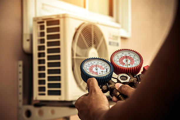 Professional Ac Installation technician working in Teterboro, NJ